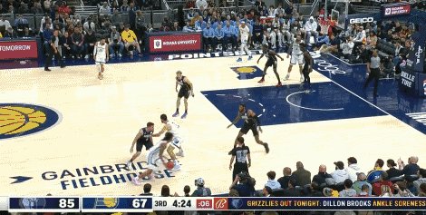 V站官网-满弓隔扣完成29队扣篮收集 莫兰特：生涯最佳一扣！