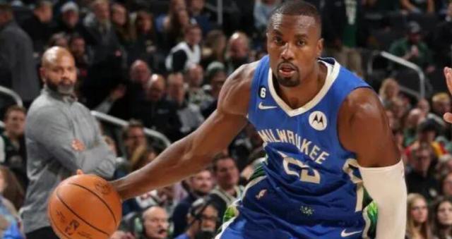 日职联-伊巴卡上货架!雄鹿寻求引进侧翼得分手