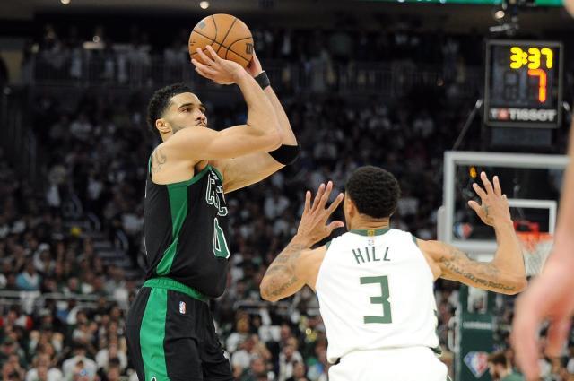 V站官网-绝境之战轰下46分!塔图姆复刻真理神迹拯救绿衫军