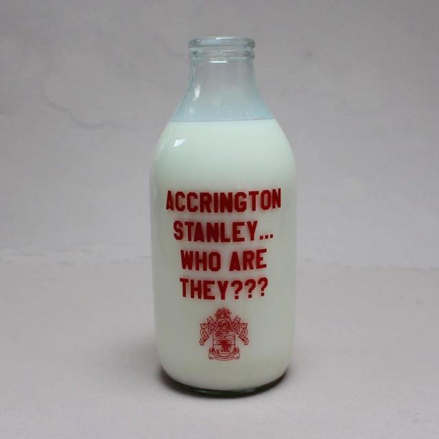 足总杯碰无名之辈，外来汉斯洛特巧用牛奶联系两队